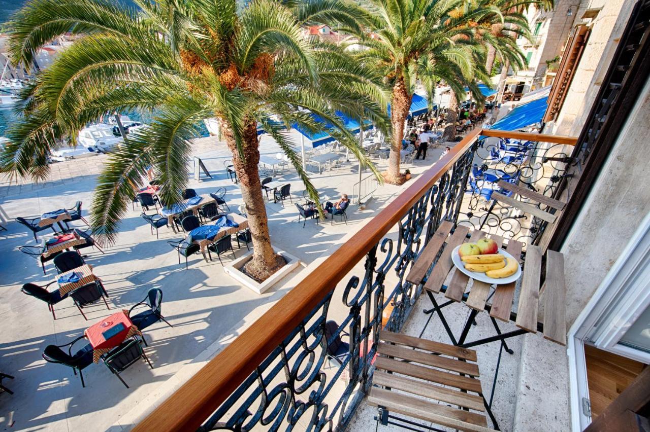 Seafront Rooms Koluna Komiža Eksteriør billede