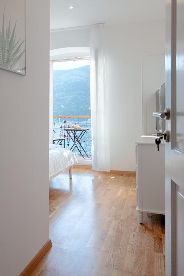 Seafront Rooms Koluna Komiža Eksteriør billede